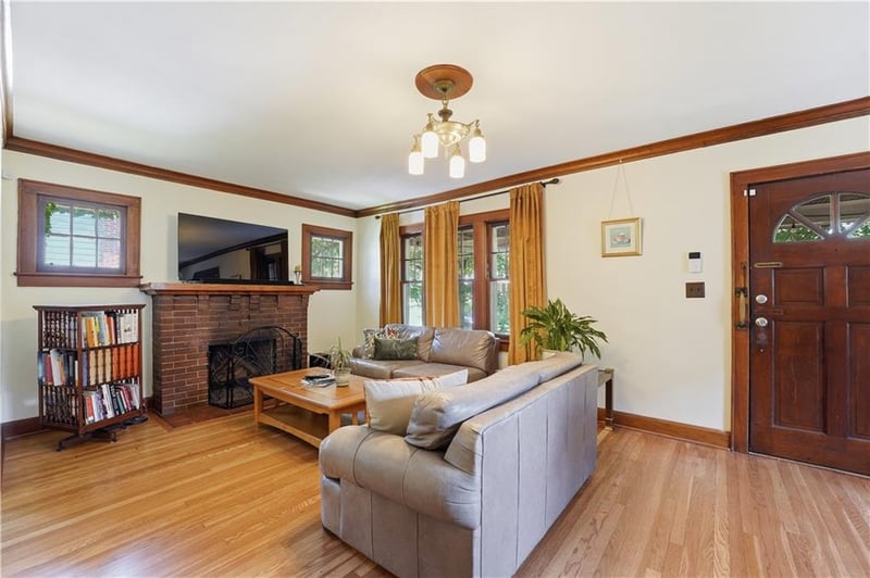 5836 Harrison St, Kansas City, MO 64110