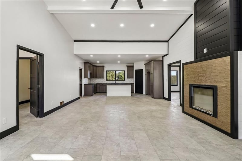 1013 E 10th St, Carrollton, MO 64633