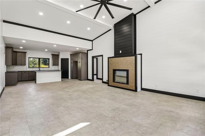 1013 E 10th St, Carrollton, MO 64633
