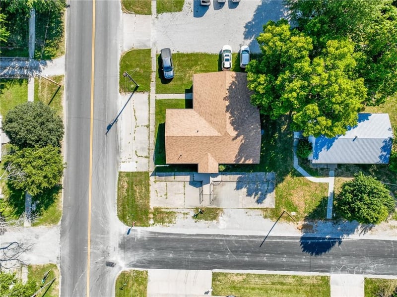 101 S Frame St, Hamilton, MO 64644