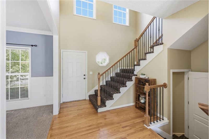 17517 W 160th Ter, Olathe, KS 66062
