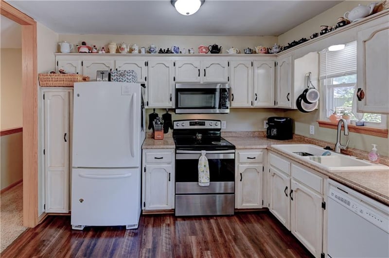 805 Citadel Dr, Weston, MO 64098