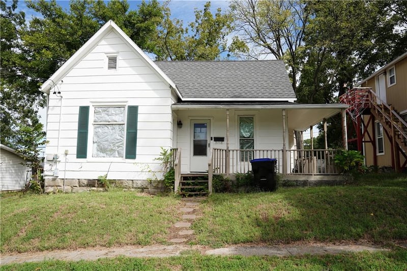 211 Ming St, Warrensburg, MO 64093