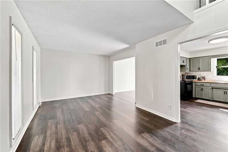 2103 NE 79th Ter, Kansas City, MO 64118
