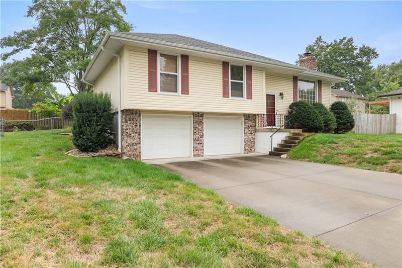 1405 1st Ter, Lee's Summit, MO 64063