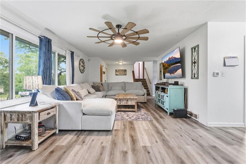 8109 E 99th Ter, Kansas City, MO 64134