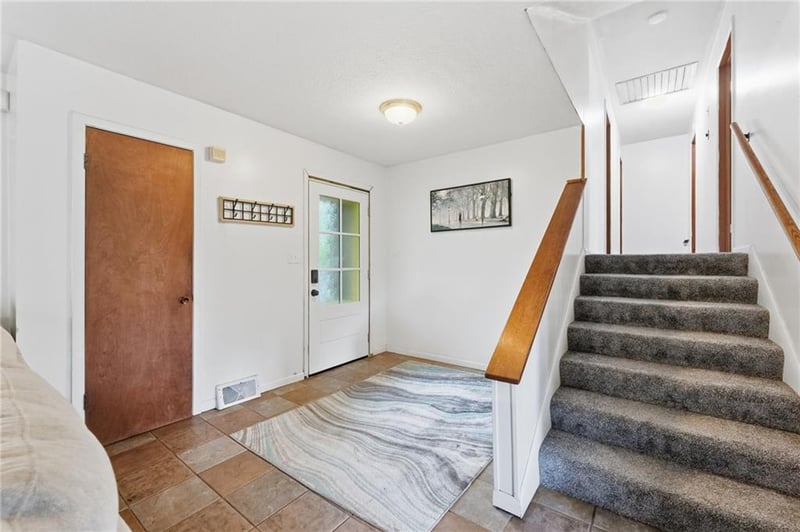 8109 E 99th Ter, Kansas City, MO 64134