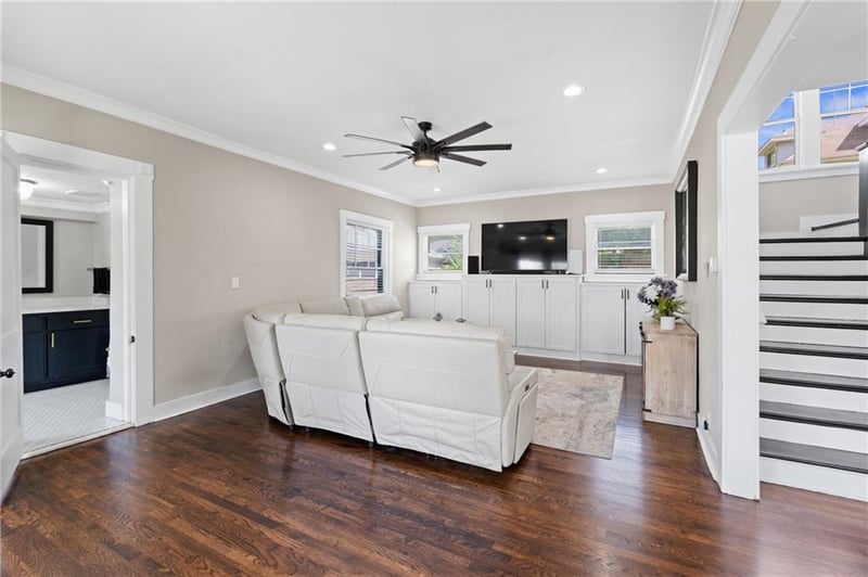 804 W 33rd St, Kansas City, MO 64111