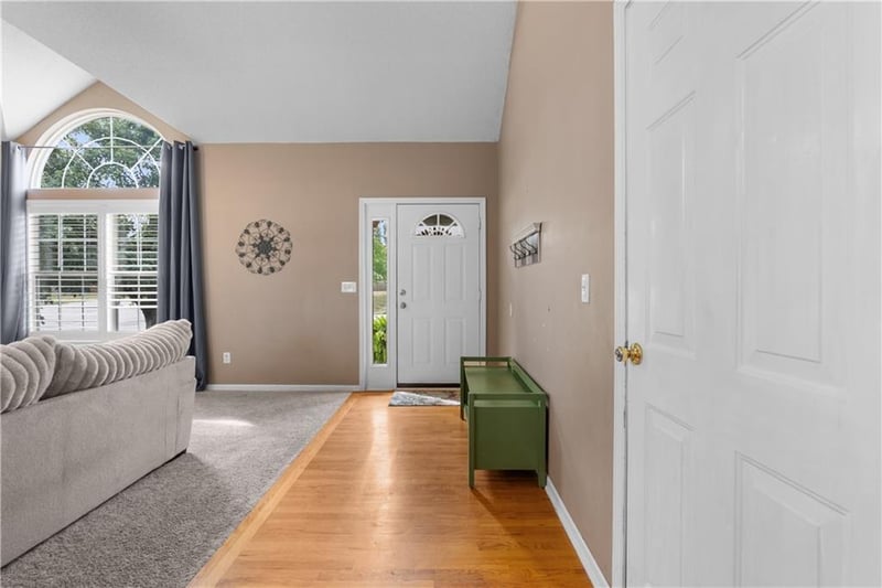 4413 SW Hillside Dr, Lee's Summit, MO 64082