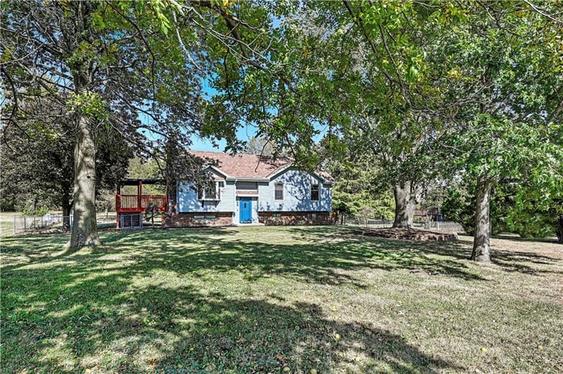 17980 W 191st St, Spring Hill, KS 66083