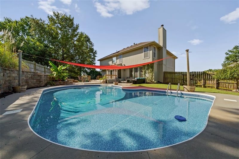 18912 E 33rd Terrace Ct, Independence, MO 64057