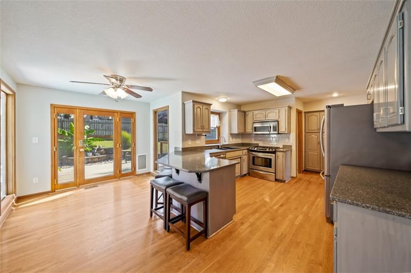 18912 E 33rd Terrace Ct, Independence, MO 64057