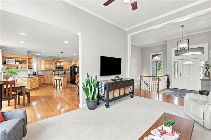 509 Peach Tree Cir, Gardner, KS 66030