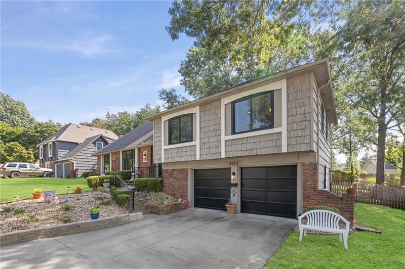 3723 E 104th St, Kansas City, MO 64137