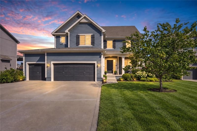 1804 NE Griffin Dr, Lee's Summit, MO 64086