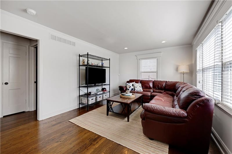 5400 W 51st St, Roeland Park, KS 66205