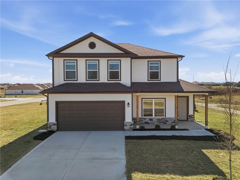 707 SW 6th Ter, Oak Grove, MO 64075