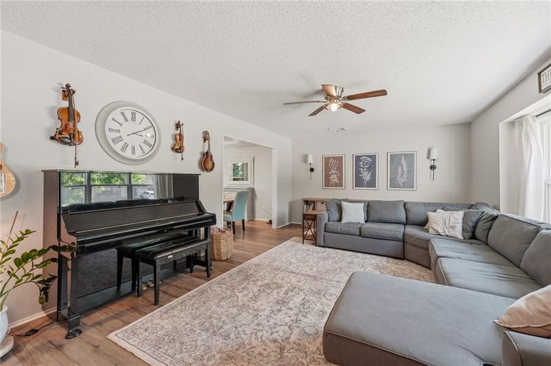 14017 Winchester Ct, Grandview, MO 64030