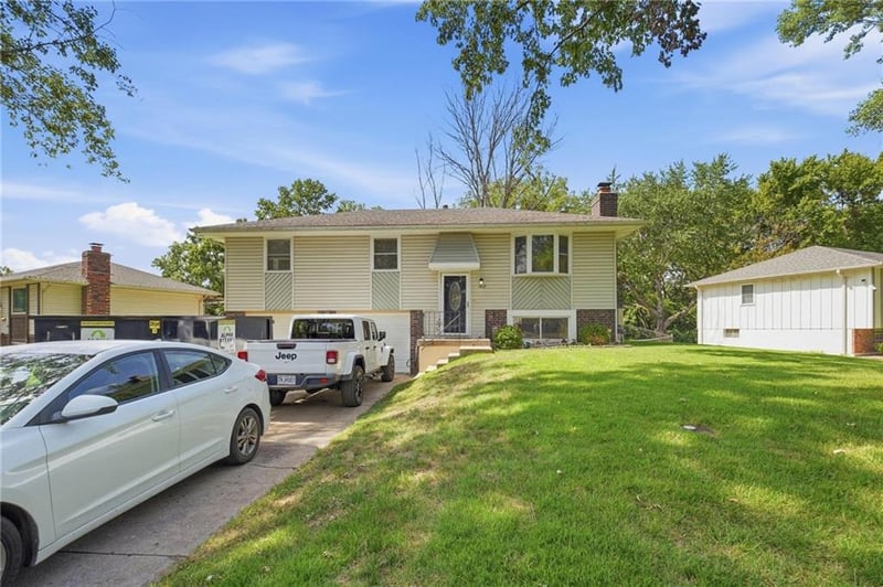 1817 SE Abbey St, Blue Springs, MO 64014