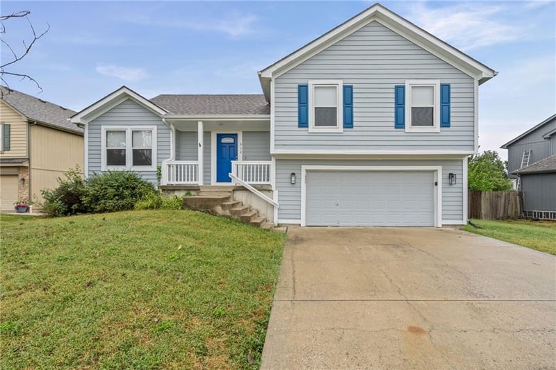 312 Ghost Creek Ln, Gardner, KS 66030