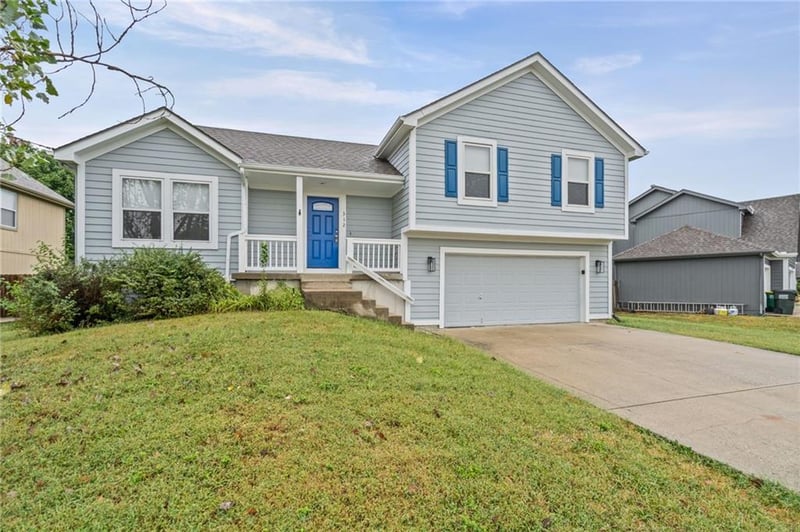 312 Ghost Creek Ln, Gardner, KS 66030