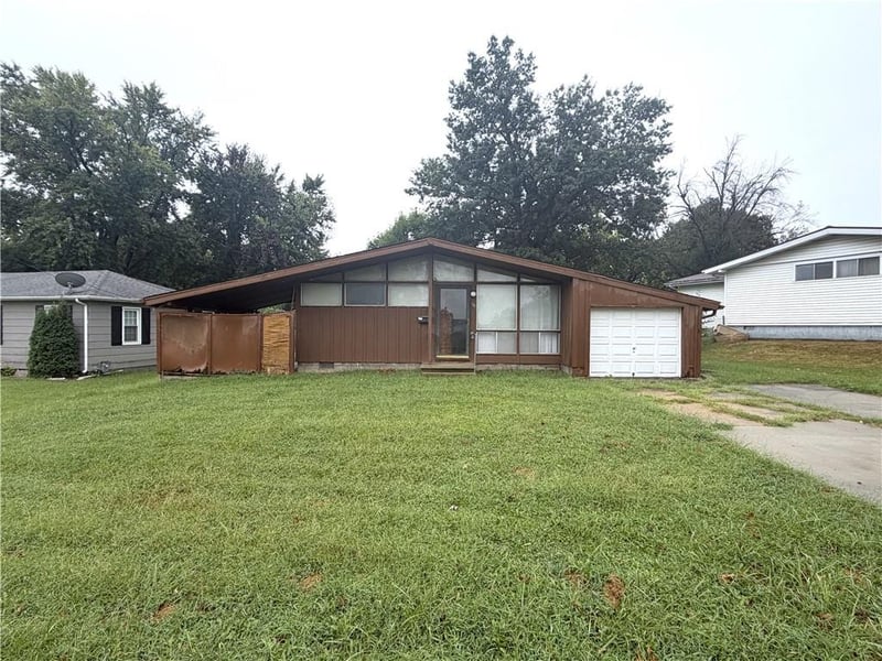 86 11th St, Chillicothe, MO 64601