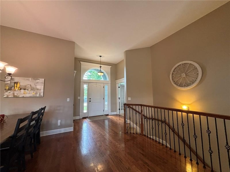 4713 Corinth Dr, St Joseph, MO 64506