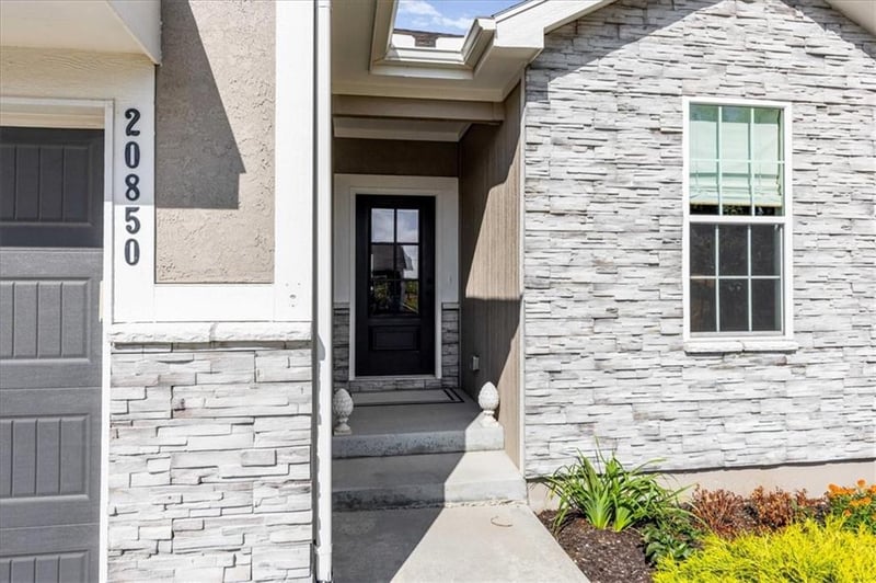 20850 W 190th Pl, Spring Hill, KS 66083