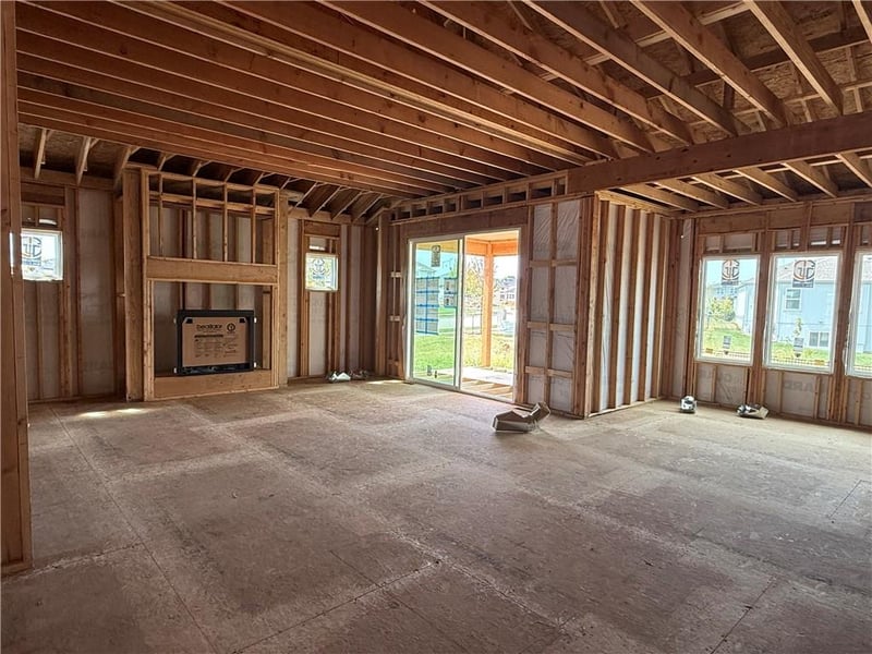 18508 Pawnee Ln, Overland Park, KS 66085