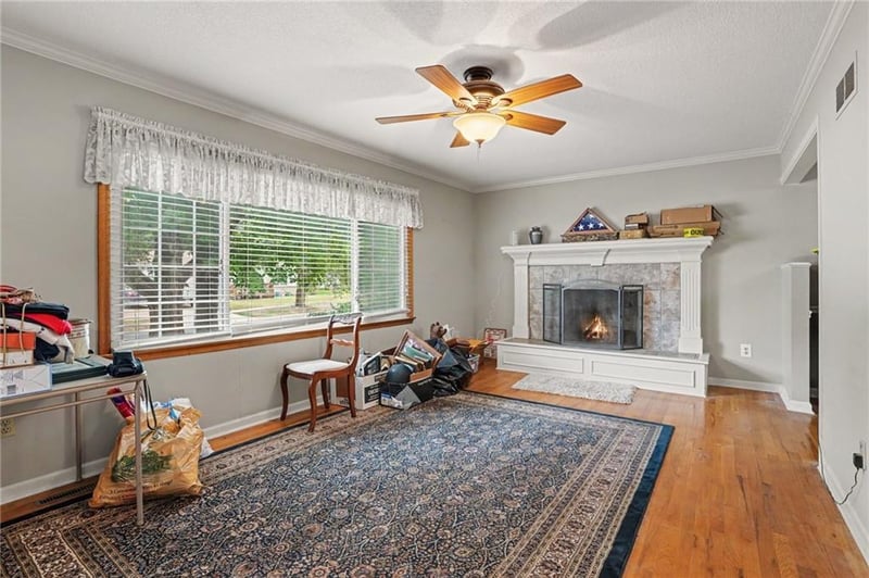 701 S Sunset Dr, Olathe, KS 66061