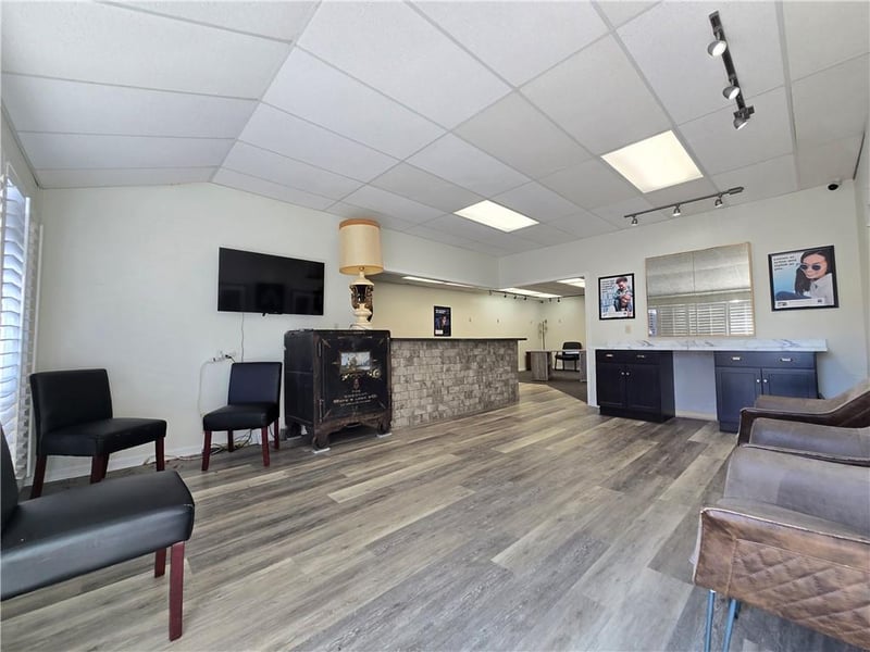 727 Commercial St, Atchison, KS 66002