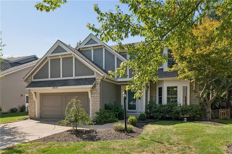8221 W 152nd Ter, Overland Park, KS 66223