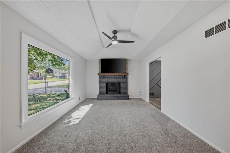 508 Mark Ln, Belton, MO 64012