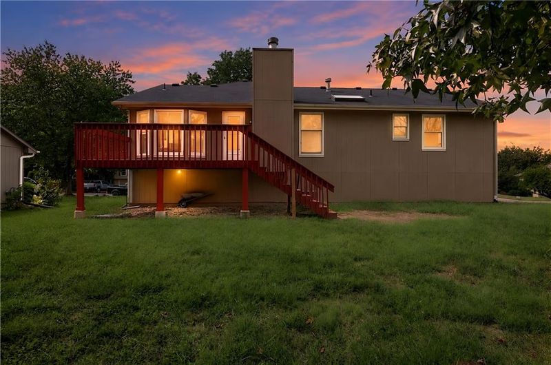2129 Sunset Cir, Pleasant Hill, MO 64080