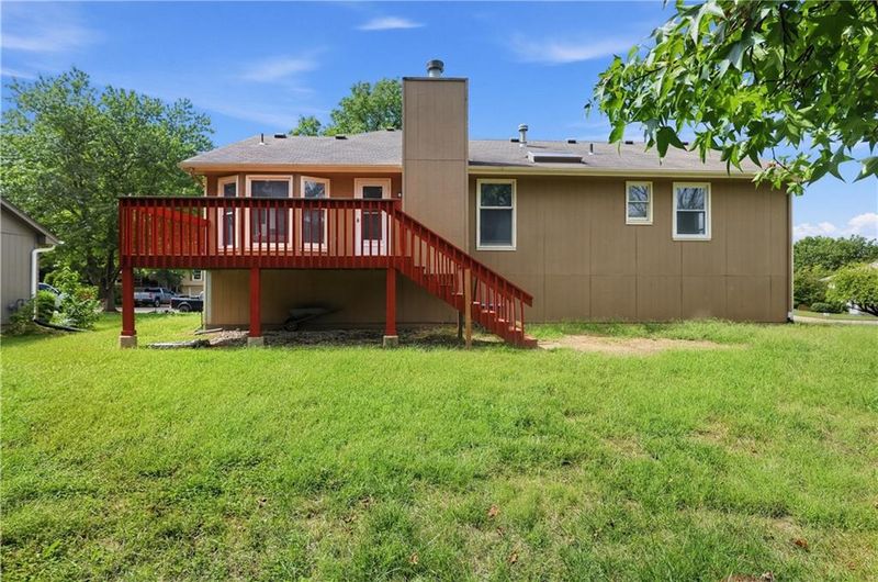 2129 Sunset Cir, Pleasant Hill, MO 64080