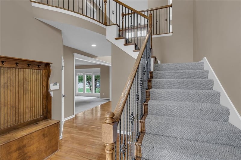 25046 W 150 Ct, Olathe, KS 66061