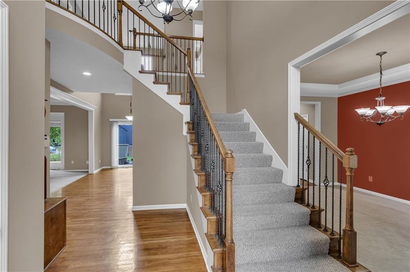 25046 W 150 Ct, Olathe, KS 66061