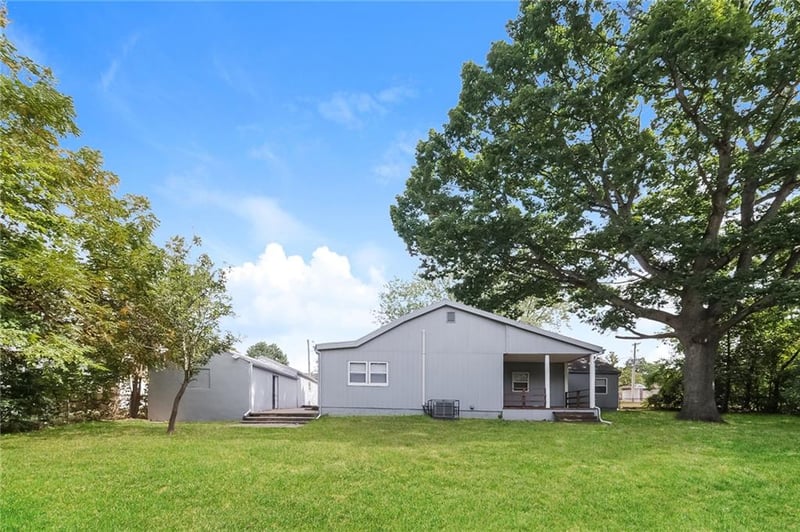 5228 Woodson Rd, Raytown, MO 64133