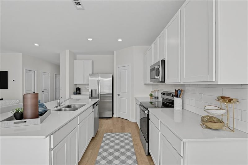703 SW 6th Ter, Oak Grove, MO 64075