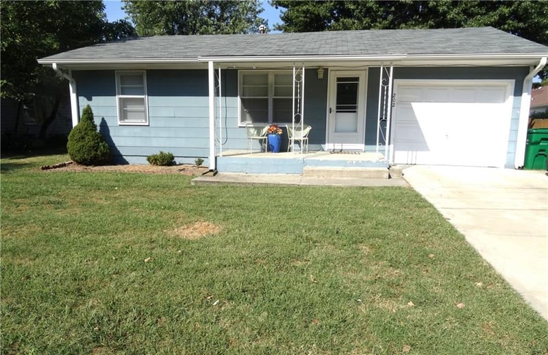 202 S Thompson St, Butler, MO 64730