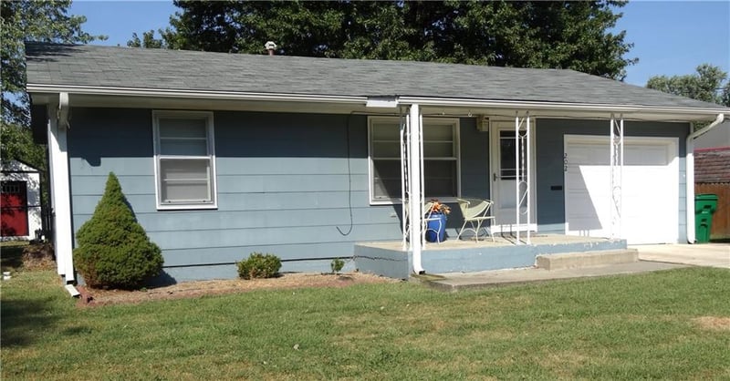 202 S Thompson St, Butler, MO 64730