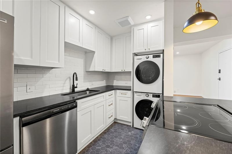 4903 Walnut St, Kansas City, MO 64112