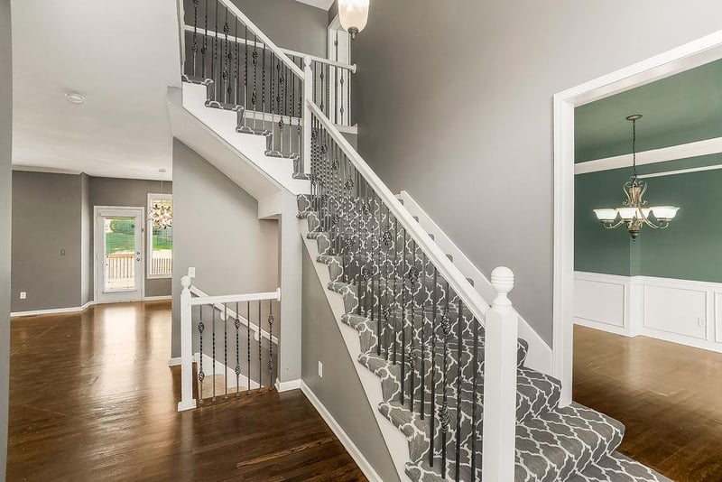 9622 Falcon Valley Dr, Lenexa, KS 66220