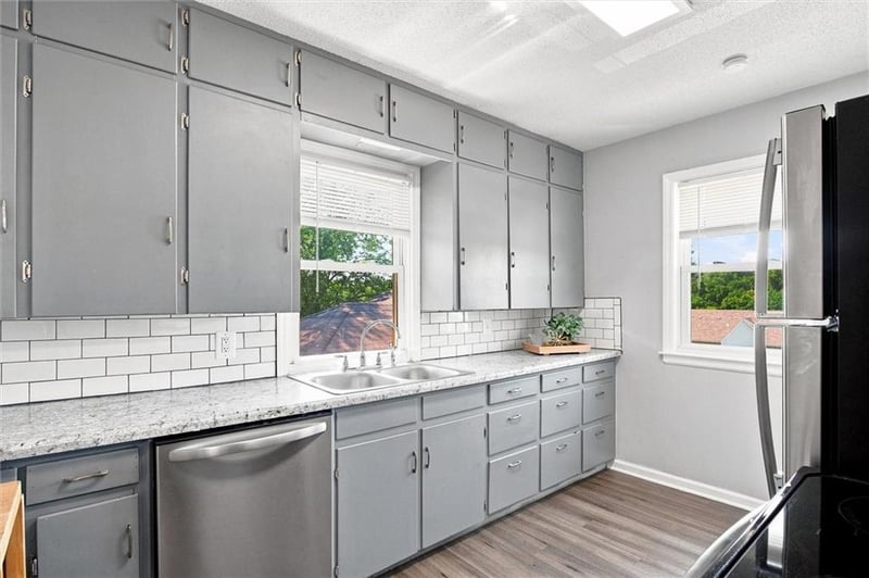 2915 S Sterling Ave, Independence, MO 64052