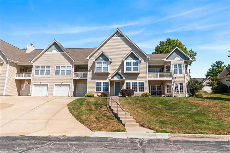 4305 S Bryant Ct, Independence, MO 64055