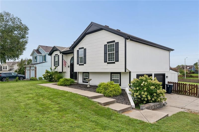 8501 NE 108th Ter, Kansas City, MO 64157