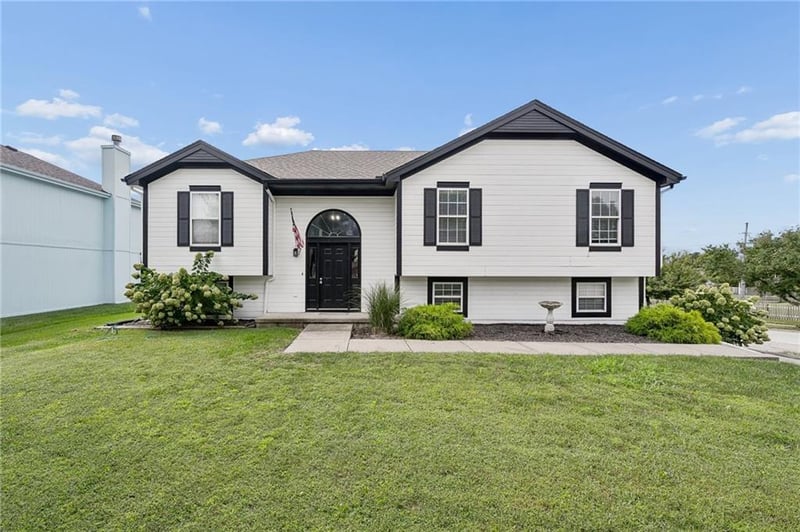 8501 NE 108th Ter, Kansas City, MO 64157