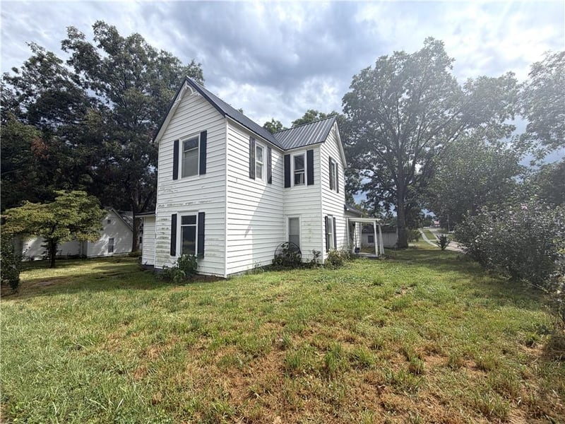 305 Mansur St, Chula, MO 64635