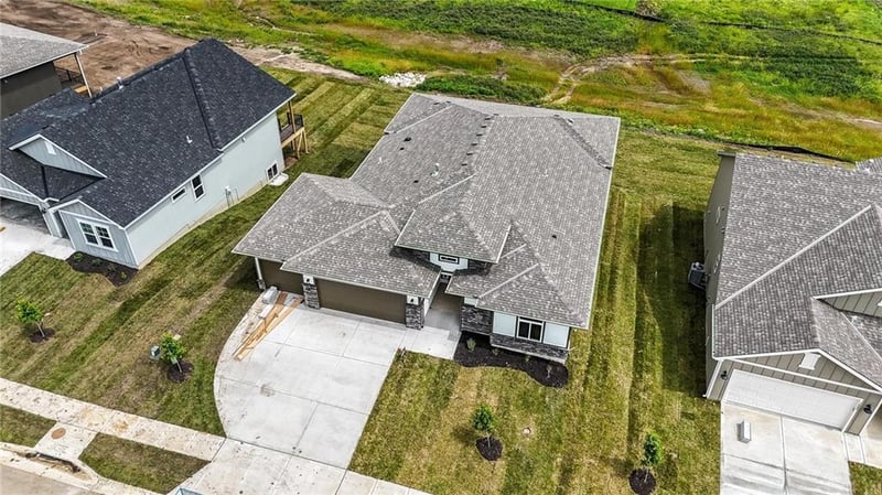 1813 Woodward Cir, Raymore, MO 64083