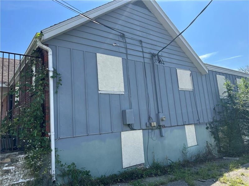 6111 Leavenworth Rd, Kansas City, KS 66104